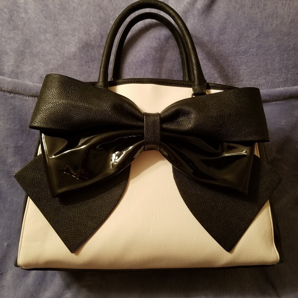 Betsey Johnson Tote bag
